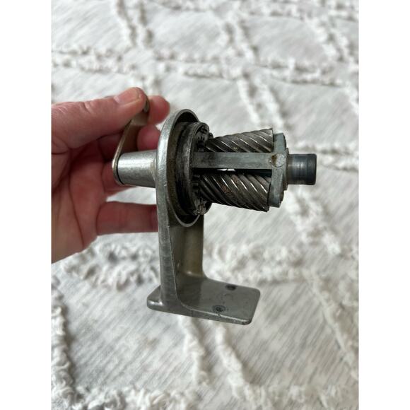 Vintage Apsco Midget Yellow Desktop Wall Mountable Pencil Sharpener Made in USA - Picture 4 of 4